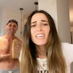 Capucine Anav Instagram – Apparement cette chanson est très entraînante … je vous confirme @benoitbdb à complètement laissé tomber ses activités en cours 😂😂