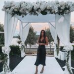 Capucine Anav Instagram - ~~ Wedding ~~ 👰🏻 c’était ma dernière petite escapade avant mon retour à Paris pour de nouvelles aventures ! Hâte de vous faire découvrir tout ça ❤️ #beforeandafter #holidays #wedding #end Collier: @une_a_une_lyon Dress: @imperialfashionlyon