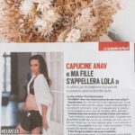 Capucine Anav Instagram - It’s a girl 💗 je dévoile pour la première fois mon ventre a nu sous l’œil bienveillant de @vincentcapman 📸 cette semaine je me confie à @leabitton dans les colonnes de @parismatch_magazine ❤️ Ils ont donc fait la connaissance de Lola ! ———————— Amour, bébé, mariage, projets… Je dis tout, en kiosque cette semaine. #29weekspregnant #203days 🐣