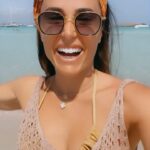 Capucine Anav Instagram – Ce n’est pas en un claquement de doigt mais en éternuant… Mon rêve de pouvoir voyager comme ça pas vous ? 😂😂 #challenge
#formentera
Bientôt fini les vacances