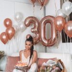 Capucine Anav Instagram – L’an dernier j’étais heureuse de me dire, heureusement que je fête mes 29 ans, au moins l’année prochaine je pourrai faire mes 30 ans entourée de tous mes amis et ma famille … mais non le destin en a décidé autrement, la chose qui me rassure c’est que je peux une fois de plus partager ça avec vous ♥️ merci pour vos nombreux messages, vous avancez avec moi et ça me rajeunit mon petit cœur qui a déjà 30 ans aujourd’hui ! 
On se rassemblera tous pour mes 40 ans 😂👧🏻
#birthday #30ans #love