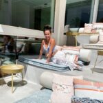 Capucine Anav Instagram – APRÈS 5 JOURS INCROYABLES AU @wibiza direction FORMENTERA 🛥
Je prends plein de force pour une rentrée chargée, hâte de pouvoir tout vous dire #LeSwitch #LongMetrage…
Encore une fois merci pour tous vos messages car j’arrive de plus en plus à poster des photos en maillot de bain :) vous me faites prendre confiance en moi !
Je trouve que vous faites un très bon binôme avec mon chéri pour faire de moi une femme accomplie et heureuse !
Alors merci à vous et à @vctrdm ♥️
#Wibiza