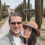Capucine Anav Instagram - Tellement heureuse de fêter mon 32 ème anniversaire au @chateaudeberne où on se retrouve en amoureux après l’arrivée de notre princesse ! merci à mon amour pour cette merveilleuse surprise 🎁 🥂❤️🎂