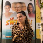 Capucine Anav Instagram - Quand ton rêve devient réalité 🎭 #colonnesmorris #Paris Et quel bonheur de revoir la bande de @tpmptv 📺 Ne laissez jamais personne douter de vous et vous rabaisser …