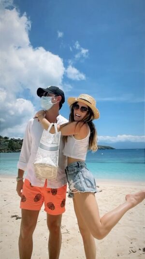 Capucine Anav Instagram - Le rêve de pouvoir faire ça et se retrouver loin ...🌴✈️☀️🍹