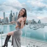 Capucine Anav Instagram – Escapade au @fivepalmjumeirah terminée ✔️ levé 6h30 pour une destination que je rêve de faire depuis des années … surprise dans mes story ✈️🌴☀️
Pour tous ceux qui me pose la question, non je ne vais pas vivre à Dubaï, j’ai juste été passer des vacances, j’aime trop mon pays, ma vie et mon métier pour tout quitter… je vous aime vous aussi ! Je ne critique pas ceux qui sont partis, chacun ses envies et ses choix… Les miens sont simplement différents ❤️
