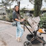 Capucine Anav Instagram – Hier c’était la rentrée pour Lola 👧🏻 
2 eme jour, Elle s’adapte super bien, moi un peu moins 😂 c’est normal il faut que je m’habitue ! Dans quel était vous êtes vous quand vous laissez votre enfant ? 🫶🏼

@cybex_global  #pousetteofferte #cadeaudenaissanceparcybex 😍