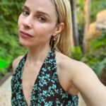 Cara Buono Instagram – Straight hair in Mallorca. Yes, the content is light. 

#hairstyles #mallorca #travel #summer #spain
