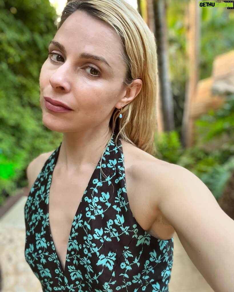 Cara Buono Instagram - Straight hair in Mallorca. Yes, the content is light. #hairstyles #mallorca #travel #summer #spain