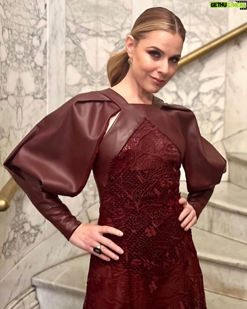 Cara Buono Instagram - I love when I get to wear one of your dresses Bibhu 🤎 @bibhumohapatra Makeup: @soleilatiles #fashion #nyc #instagood #redcarpet #friends
