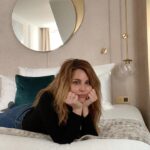 Cara Buono Instagram – Monday morning thinking selfies

#selfie #instagood #paris #monday #worktrip