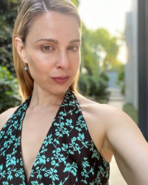 Cara Buono Instagram - Straight hair in Mallorca. Yes, the content is light. 

#hairstyles #mallorca #travel #summer #spain