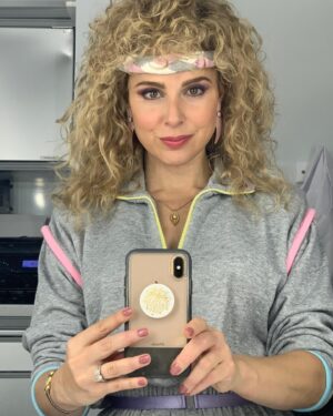 Cara Buono Instagram - In honor of the amazing hair and makeup teams on their supremely deserved Emmy nominations, I give you some of my time in their magical hands. I’ve loved transforming into Karen Wheeler every season and owe a lot of that to these talented artists who make me laugh and inspire me. Love you all! 

@sarahhindsgaul 
@katsuhre 
@roccomua 
@1bluetician 
@strangerthingstv 

#strangerthings #80s #instagood #80shair #wigs #eyeshadow #setlife #emmys @netflix #80smom