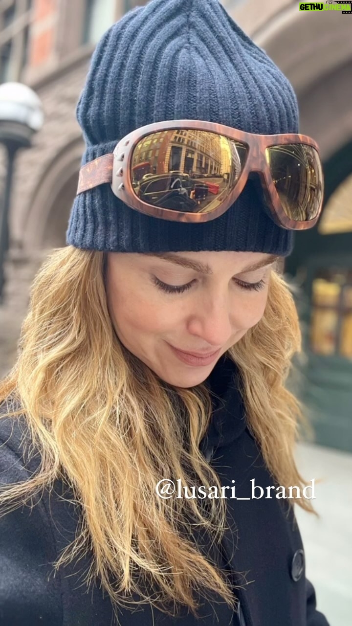 Cara Buono Instagram - I’m in love with these @lusari_brand urban goggles. Perfect combo of sunglasses and featherweight ski goggles, they protect you from the sun and the fit keeps you warm especially if you’re prone to tearing in the cold like me. #skiing #goggles #skigoogles #sun #protection #sunglasses #fashion #chic #winter #winterfashion #notanad #justafan ❄️ winter 🥶