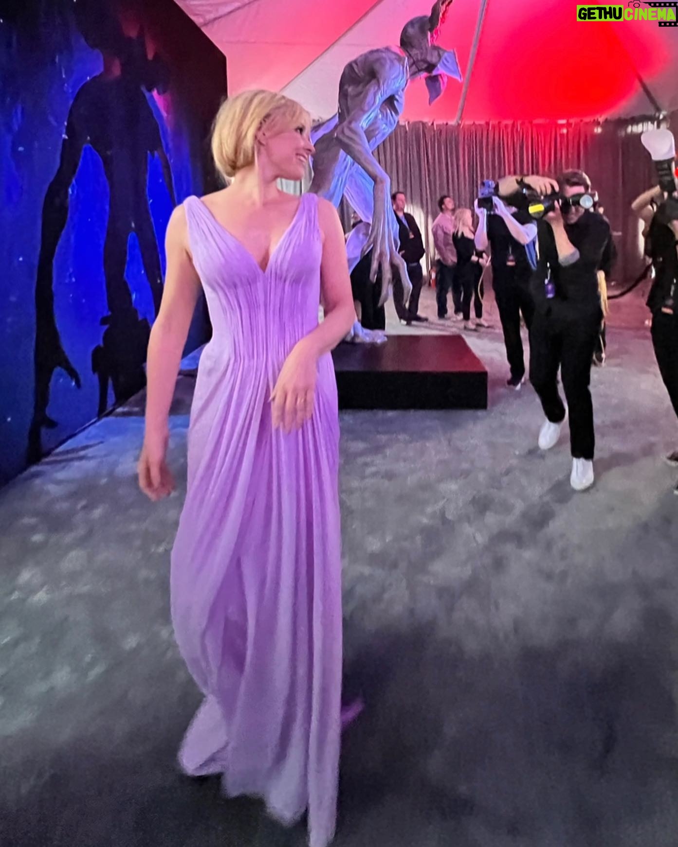 Cara Buono Instagram - Thank you, Cristina, for the custom dress for the Stranger Things 4 premiere. I have loved wearing all of your beautiful designs for so many events and this truly was a dream of a dress. @cristinaottaviano styled by: @bailey.moon #strangerthings