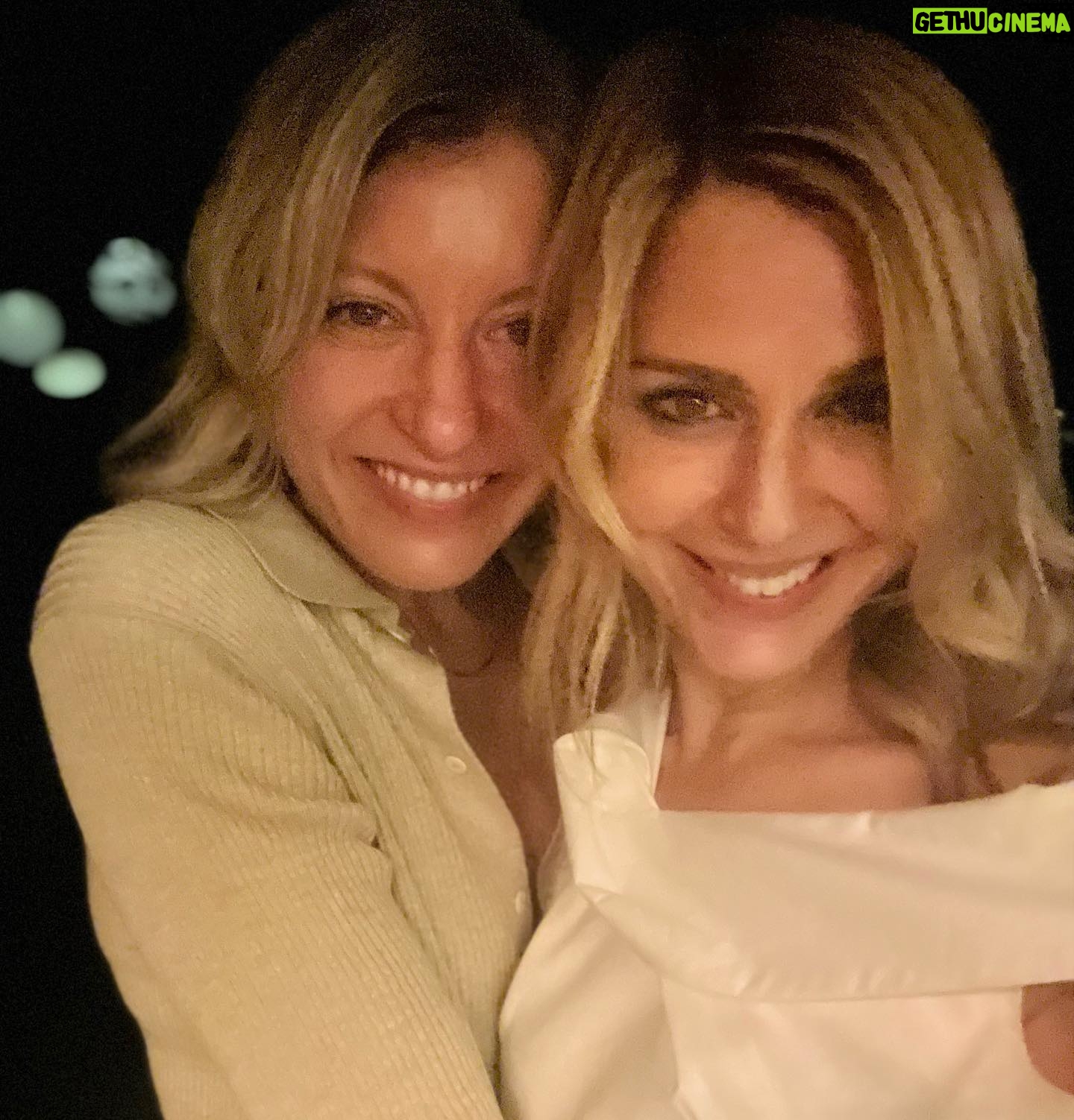 Cara Buono Instagram - A beautiful summer night honoring the wonderful, talented and inspiring @metier.london founder, @melissa.metier. #summer #soiré #garden #instagood #ny #hamptons #fashion Bag @metier.london Dress @roland_mouret Shoes @larroude Jewelry @pamelalove Earrings @monbouquettejewelry Sunglasses @garrettleight Styled by @bailey.moon HMU by me @voguemagazine