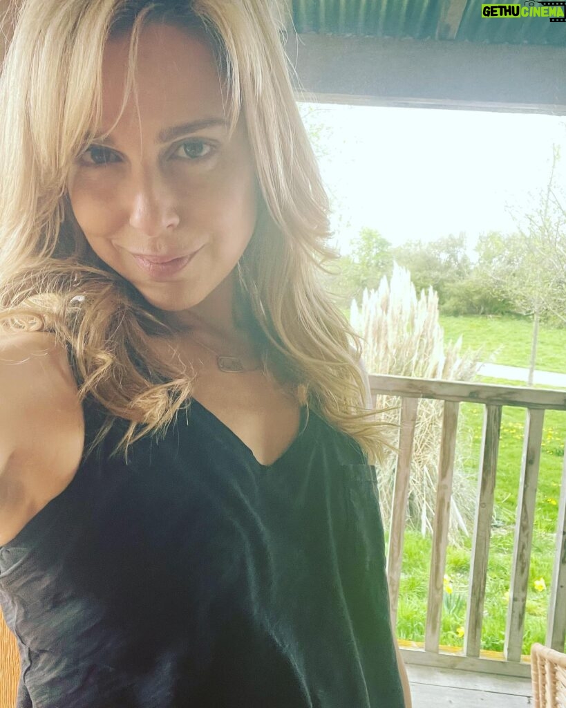 Cara Buono Instagram - Selfies before I leave this beautiful place (more in my story). #countryside #cabin #heaven