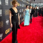 Cara Buono Instagram - The Critics Choice Awards! What a fun night! And if you’re looking for some Monday motivation listen to the acceptance speeches of @niecynash1 @kehuyquan and @thesherylleeralph! #mondaymotivation #celebration #instagood #fashion #glam #redcarpet #hulu @girlfromplainvillehulu archival dress @narciso_rodriguez stylist @bailey.moon makeup @yasukoshapiro hair @jeffvhair facial @carasoin