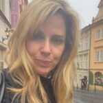 Cara Buono Instagram - Thank you Prague for inspiring me with your history and beauty. I can’t wait to come back. Yes, lots of goodbye selfies. #prague #travel #instagood #comiccon #strangerthings #beauty #history #ilovemyjob