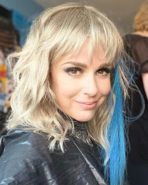 Cara Buono Instagram - Back posting! There were so many things I didn’t get to posting. This is something different for me that I worked on. With my wonderful costar @mrchrisparnell. When @thelaurakoski shaved my head ;) Amazing work ❤️ Laura!

#hairtransformation #instagood #setlife #ilovemyjob