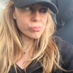 Cara Buono Instagram – Plane selfies. Been a while. Dark circles and top knot. 

#plane #travel #switzerland #zurich #instagood #basel #topknot #strangerthings