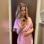 Cara Buono Instagram – Even when there’s an earthquake, it’s important to have a mammogram. What are the chances of being right in the middle of one in NYC? The lovely tech and I had a good laugh (when it was over). 

#earthquake #nyc #mammogramssavelives #mammogram