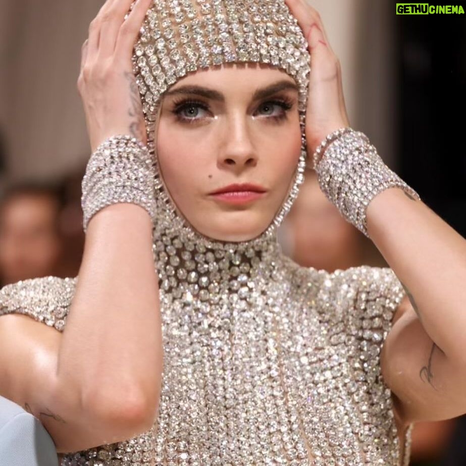 Cara Delevingne Instagram - BRITS ABROAD ๐ฌ๐ง Thank you so much @stellamccartney @voguemagazine @sweetbabyjamie cannot believe thatโs my 12th year ๐
