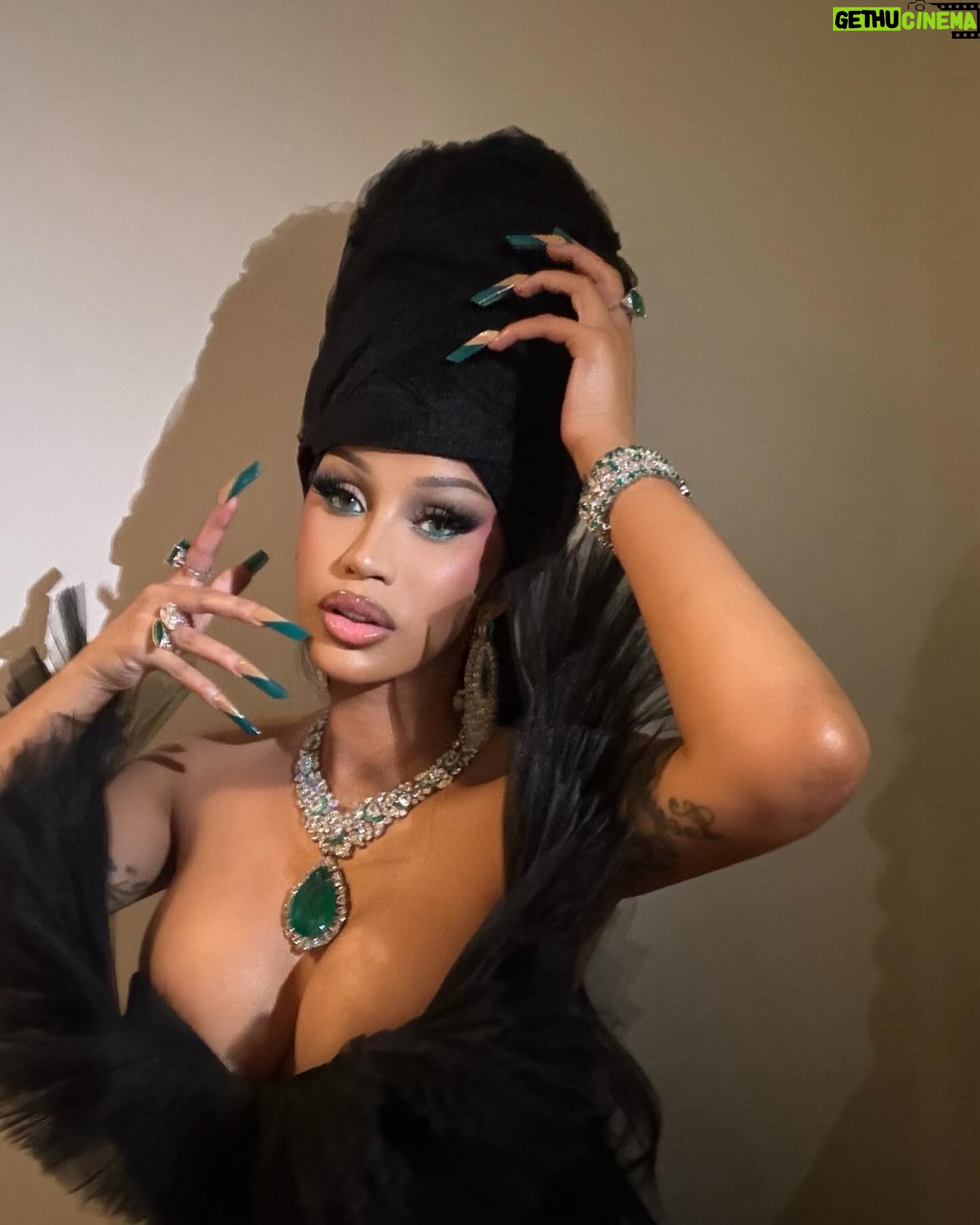 Cardi B Instagram - Dress @windowsen Jewelry @kamyenjewellery Stylist @kollincarter Hair @tokyostylez MUA @erika_lapearl_mua Nails @cocamichelle