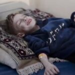 Carice van Houten Instagram - I have hesistated posting this video. It is one of the ones that have shaken me the most out of all the many many many many excruciatingly painful videos i saw. This is reality. There’s a difference between intellectually knowing this is happening and actually feeling it. So. Feel it. Cry. Get angry. Let it move you into action. Please. This little 6 year old boy is being starved. 💔Now tell me, why would you not cry out for it to stop? #permanentceasefirenow