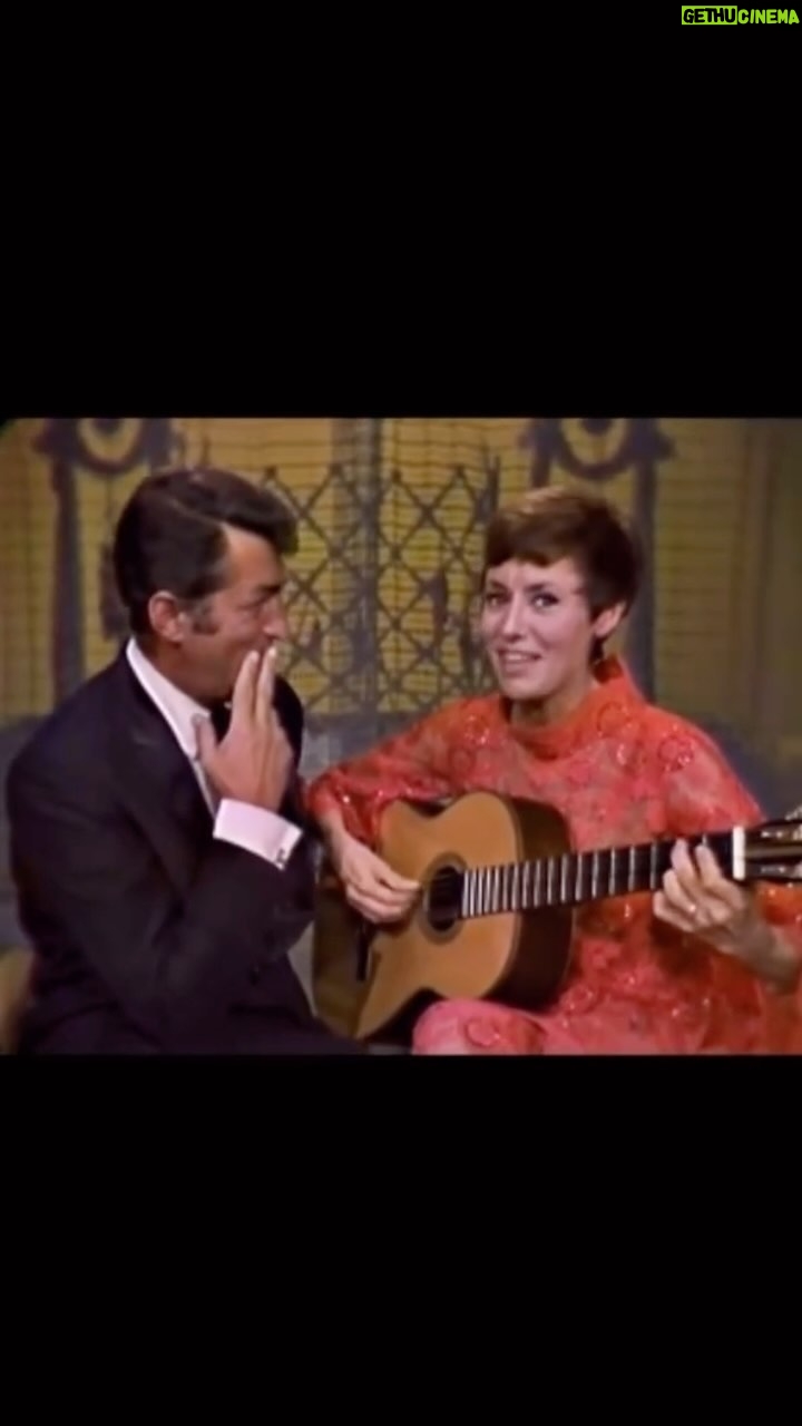 Carice van Houten Instagram - My new go-to video when I just want to hide in warm, musical, innocent, funny, cute, nostalgia for a bit. #caterinavalente #deanmartin #thatsenough