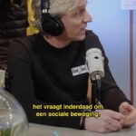 Carice van Houten Instagram - In aflevering 3 van EHBU hadden we gedragswetenschapper @reint_jan Renes te gast, die heel helder uitlegde waarom het zo moeilijk is menselijk gedrag te veranderen. (Sowieso een fijne deskundig, volg die man!) @jelkavanhouten vatte het vervolgens perfect samen ❤️ #eerstehulpbijuitsterven #ehbu #klimaatcrisis