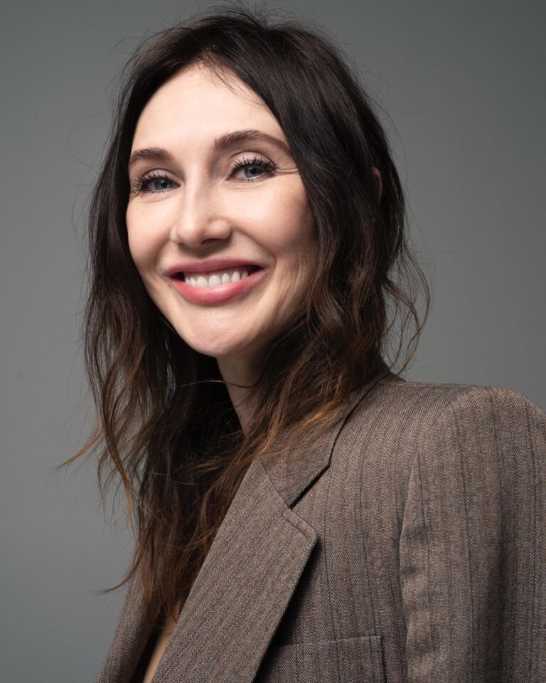 Carice van Houten Instagram - Today is my birthday. All I need is for you to come in action. 💚 Follow and or support @climatemajorityproject @raeekayassaie @climatehuman @siegersloot @fossilfueltreaty @mrmatthewtodd @extinctionrebellionnl @extinctionrebellion @milieudefensie @mikevsclimate @7billionpresidents @ecocidelaw @stopecocidenl @chrisjulien @laurenthesunflower @cfigueres @earthlyeducation @cutbeans @timmonslisa @climatemyths 🙏🏻💚💚💚