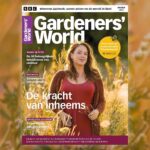 Carice van Houten Instagram - Zaai mee voor de natuur 🐝❤️ Het is inheemse zaaiweek! Hét moment om inheemse bloemen te zaaien is nu, in het najaar. Die zijn niet alleen prachtig, maar helpen insecten, vlinders en bijen enorm, want die zijn er vaak afhankelijk van. Het zijn planten die hier van nature komen. We zaaien met zoveel mogelijk mensen in zoveel mogelijk tuinen, op balkons en daken. Het is supersimpel. Doe je ook mee? Meer informatie vind je op www.inheemsezaaiweek.nl De inheemse zaaiweek is een non-profit initiatief van @gardenersworldnl de @bijenstichting en kweker van onbehandelde, gifvrije, inheemse zaden @cruydthoeck 📸 @liesbethdisbergen #duurzaamtuinieren #reddebij #hartvoorinheems #biologischtuinieren #tuintip