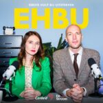 Carice van Houten Instagram - Vanaf morgen te vinden in je favoriete podcast-app, de nieuwe podcastserie: Eerste Hulp Bij Uitsterven 💪🏻💚 De spoedcursus die je liever niet zou volgen, maar ik zou het toch maar doen. Met @leavecaricealone en @siegersloot - en elke aflevering een goed gesprek met een BN’er. Met humor en flair en vaart en VVD-pennen. Alles wat je wilde weten over de klimaatcrisis: feiten, fabels en hoe flinterdun onze overlevingskans is. Vanaf morgen online! Met dank aan @destroommedia en @cordaid #EHBU #eerstehulpbijuitsterven #klimaatcrisis