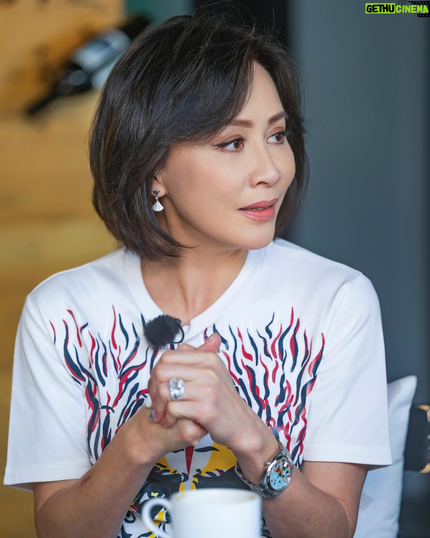 Carina Lau Instagram - @moses_chan_ @aimeechan_official ๐ฉโโค๏ธโ๐จ ไปๆ21:10้ๅฎๆฑ่ๅซ่ง๏ผ22:00้ๅฎ่
พ่ฎฏ่ง้ขใ #ๅไบบ่ชๅ็ด
