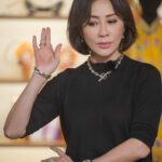 Carina Lau Instagram - DoDo 姐 鄭裕玲👭 今晚21:10锁定江苏卫视，22:00锁定腾讯视频。 #嘉人自友約#