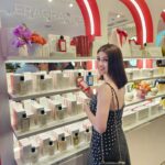 Carla Abellana Instagram - An afternoon with THE Jo Malone CBE herself. 💛 Sharing exquisite creations, signature @jolovesofficial scents, new techniques and inspiring life stories at the only Jo Loves boutique in the Philippines. 🧡 #JoLovesPH