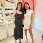 Carla Abellana Instagram - An afternoon with THE Jo Malone CBE herself. 💛 Sharing exquisite creations, signature @jolovesofficial scents, new techniques and inspiring life stories at the only Jo Loves boutique in the Philippines. 🧡 #JoLovesPH