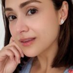Carla Abellana Instagram - In full bloom with @karatworldph ‘s Sakura Collection, crafted by Miyuki and Emi. 🌸 This lucky girl 🙋🏻‍♀️ is one of the first to receive their newest drop. Look at these dainty and luminous mother of pearl petal earrings. Delicate yet captivating. ✨ Trust me, you’d want to check out the rest of the collection in-store and on their socials. 💕 #KaratWorldSakura #NowSheBlooms