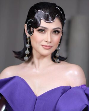 Carla Abellana Instagram - Make it BIG. Make it MEGA. ❤️‍🔥

The Philippines’ #1 fashion magazine celebrates it’s 32nd year. 🥂

@megamagazine 🌟

Concept and Styling: @iamsieglinde @styledbyiamsieglinde 
Make up: @markycreation
Hair: @hairby_jomarigarcia
Gown: @marlontuazonc
Bracelet and ring: @jacatel
Minaudiere: @ladybag_mnl
Nails: @extraordinail 

📸 @pvfotographs @markycreation