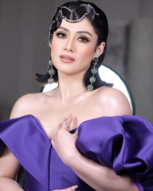 Carla Abellana Instagram - Make it BIG. Make it MEGA. ❤️‍🔥

The Philippines’ #1 fashion magazine celebrates it’s 32nd year. 🥂

@megamagazine 🌟

Concept and Styling: @iamsieglinde @styledbyiamsieglinde 
Make up: @markycreation
Hair: @hairby_jomarigarcia
Gown: @marlontuazonc
Bracelet and ring: @jacatel
Minaudiere: @ladybag_mnl
Nails: @extraordinail 

📸 @pvfotographs @markycreation