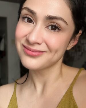 Carla Abellana Instagram - The wonders of @watsonsph ‘s Collagen skincare products 💙

 

The magic of @theaiveeclinic facial lasers and treatments 🤍