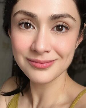 Carla Abellana Instagram - The wonders of @watsonsph ‘s Collagen skincare products 💙

 

The magic of @theaiveeclinic facial lasers and treatments 🤍