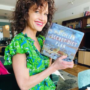 Carla Gugino Instagram - Ok, so maybe it’s my Italian roots, or that I’m overly excited when a qualified doctor tells me a reasonable amount of coffee each day is actually GOOD for me, but I’m really into this #cookbook. The very impressive duo, Dr. Giovanni Campanile ( a functional cardiologist ) and Sandra Cammarata ( a psychiatrist and chef ) share some great simple recipes and dietary guidelines as well as reminders to breath, disconnect from our devices in a ritualistic manner (ie an hour or two before bed), and have a wee bit of dark chocolate! Which I always consider food for the Soul. #siciliansecretdiet #mediterraneandiet Happy #Monday Y’All! 🍽 ✨ 📕