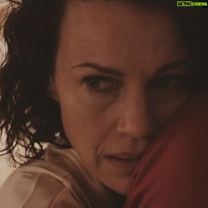 Carla Gugino Instagram - I’m thrilled that VEO VEO A FAMILY will be premiering at the Tribeca Film Festival in the Narratives Shorts lineup this June. 🔥 When I read Laura Kosann’s script it spoke to me of how these two women (and human beings in general) can profoundly help one another, even if they don’t know how. It was such a joy to jump into this with @lkosann @ko and all the artists who brought this little gem to cinematic life. ❤️🎥