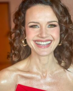 Carla Gugino Instagram - When your longtime (and I mean longtime 😂🙌🏼) make up artist and trusted collaborator tries to take a serious beauty pic and you can’t help but burst out laughing. I figure we can all always use a good laugh. 🙏❤️ @ermahnospina