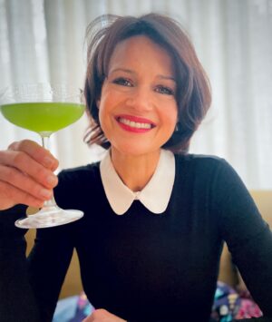 Carla Gugino Instagram - Thrilled for @dan_kluger and all of us New Yorkers (worth a trip for you out- of-towners too! ;) We now have a delicious new restaurant with one of my favorite chefs at the helm. @greywind_nyc 
Somehow Dan has a way of creating a vibe that is elegant yet totally easeful and the food is always top notch and made with love. 🙌🏼 ❤️ Gorgeous cocktails too. This one isn’t on the menu but I’m partial to a cucumber martini (with way too many specifications ;) and they made it perfectly. Dan, you might just have to call it “The Carla.” 😉 #thingscarlaloves #nyc #restaurant