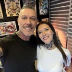 Carla Jara Instagram - ¿Cómo están mis bellezas? Yo feliz, la vida se trata de cambios y hoy hice uno que tenía pensado hace mucho tiempo. ¡Atrévanse, la vida es corta! Gracias @marlonparra_tattoorockers por la dedicación! No pude estar en mejores manos... Quedó hermosa!!!!🦋