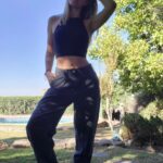 Carla Jara Instagram - Cuando te quieres sacar fotos y tu manada aparece...🤣🥰