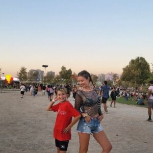 Carla Jara Instagram - Un resumen de estos 2 días en Lollapalooza con @marianokaminski  su primer Lolla y lo pasamos increíble!!!!
@mcdonalds_cl 
 #MeGustasAsí #VibrandoConLolla